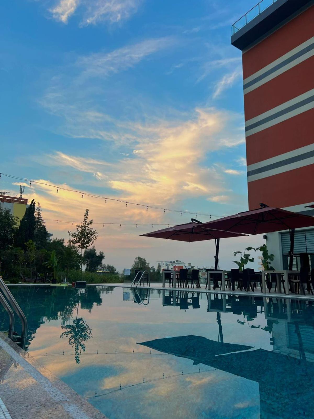 Olivia'S Hill Resort Kryemëdhej Екстериор снимка