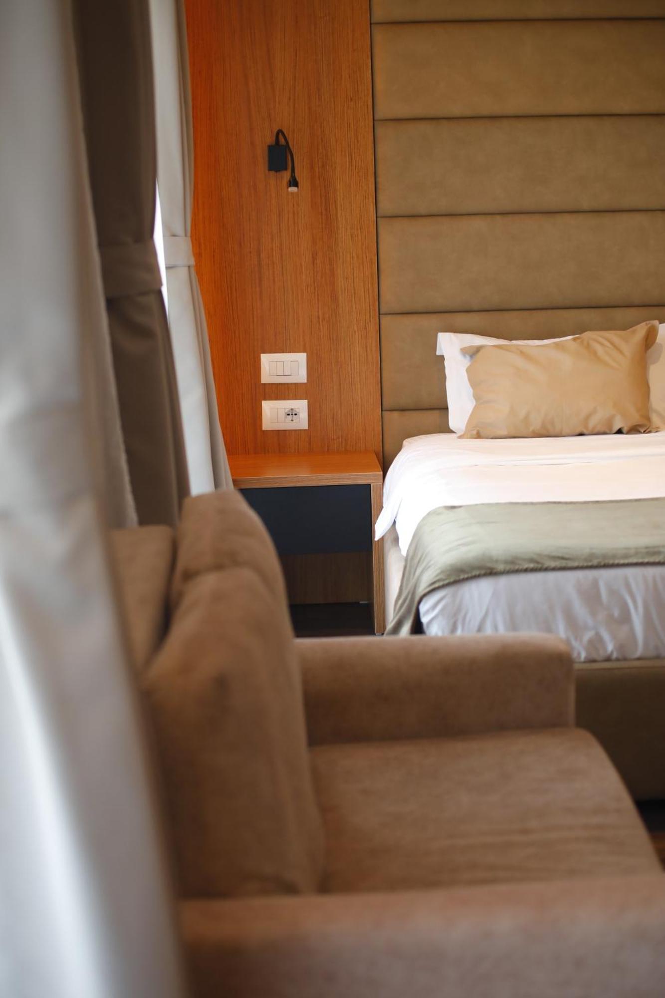 Olivia'S Hill Resort Kryemëdhej Екстериор снимка