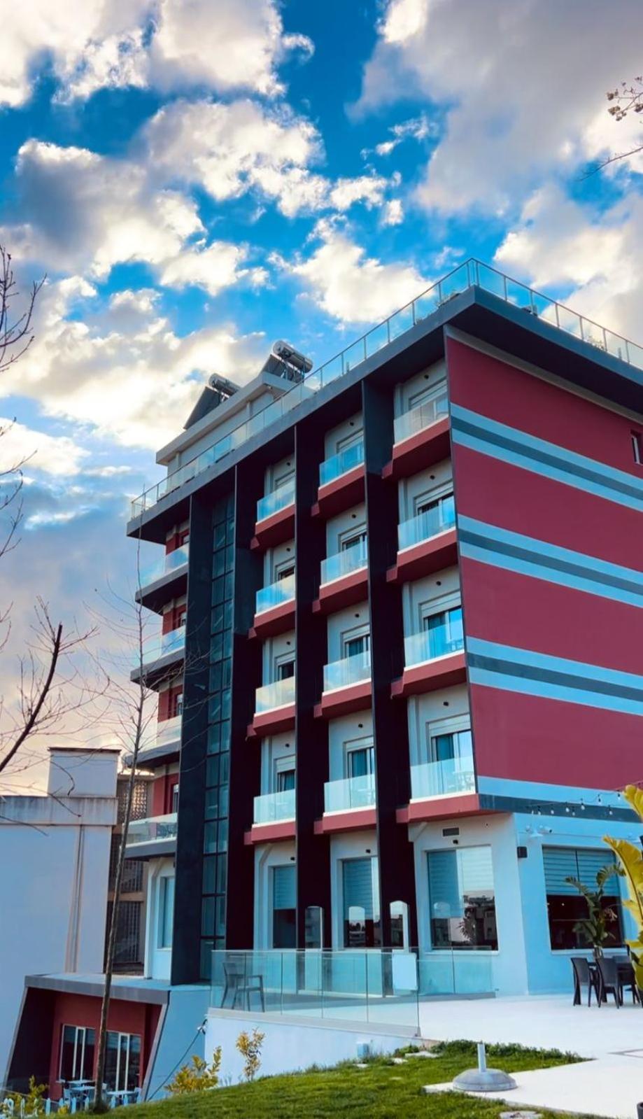 Olivia'S Hill Resort Kryemëdhej Екстериор снимка
